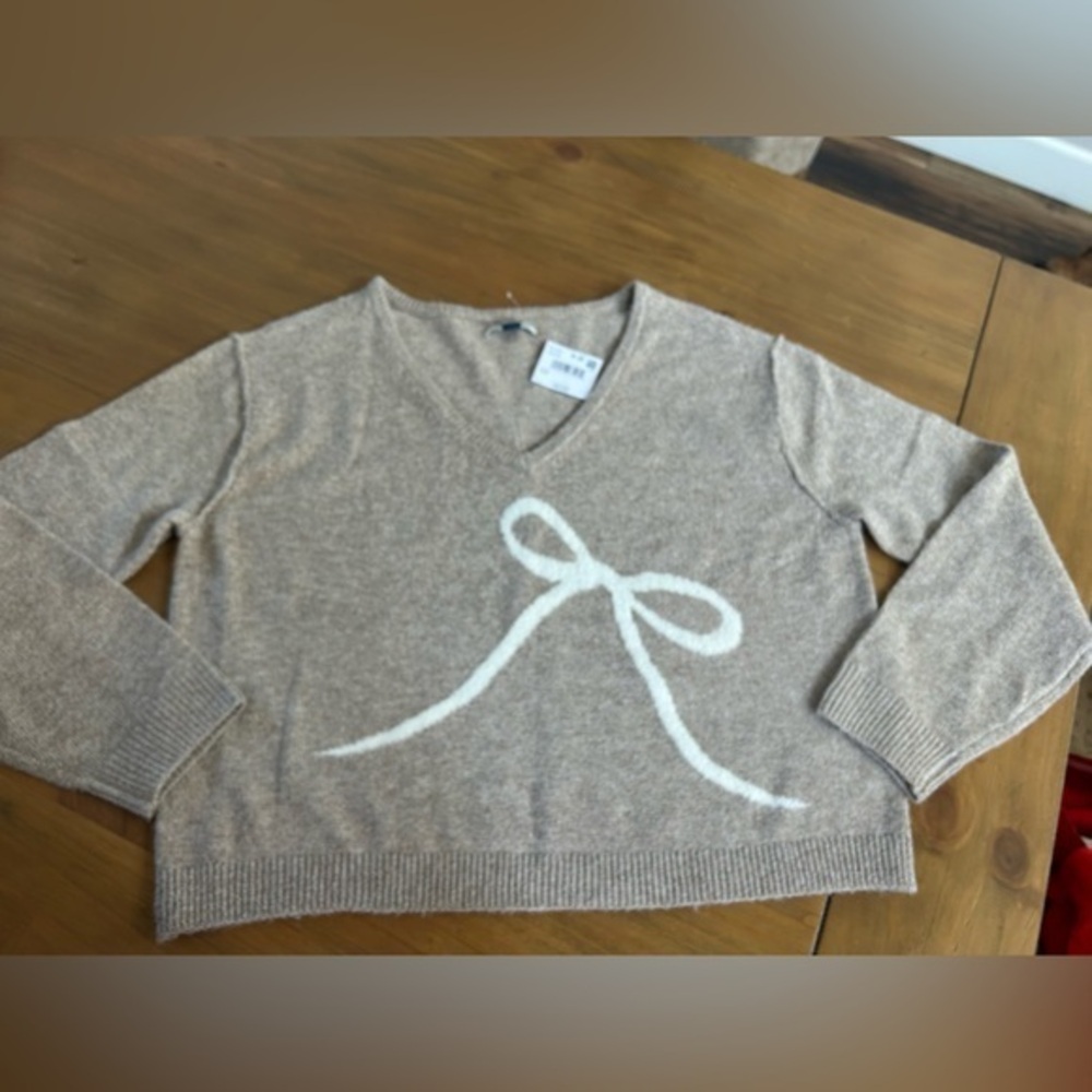 NWT AE Whoa So Soft Tan Sweater with White Bow - Picture 2 of 10